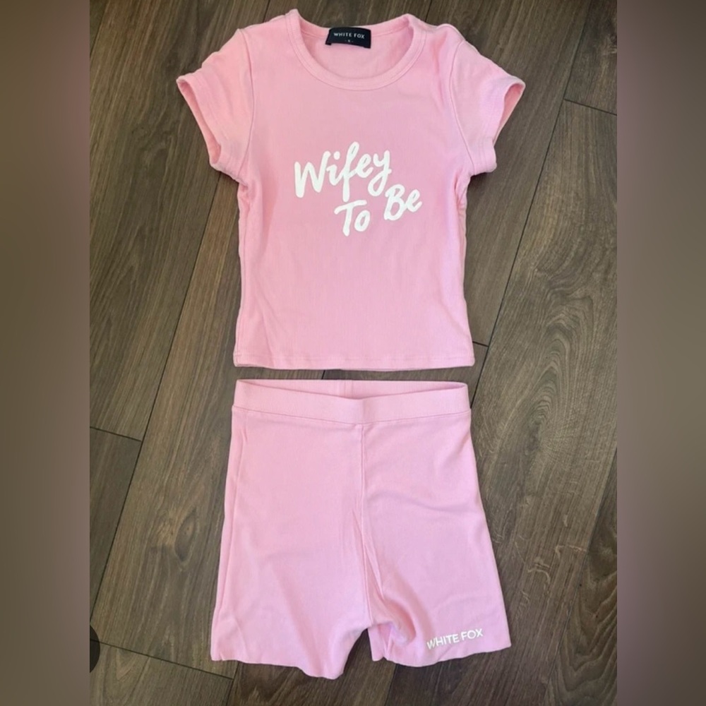 White Fox  Pink 'Wifey To Be'